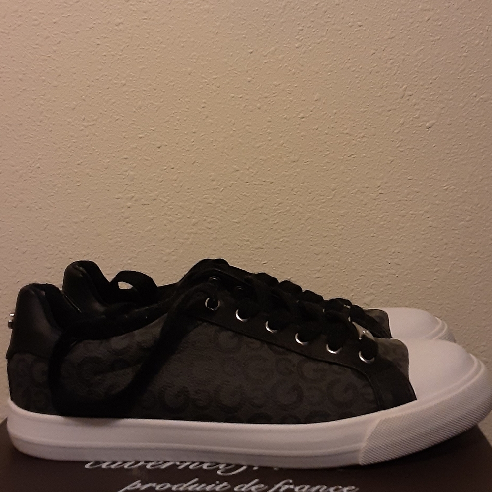 Guess Shoes Size 8 Canvas Monogram Sneakers NWOT - Picture 14 of 16